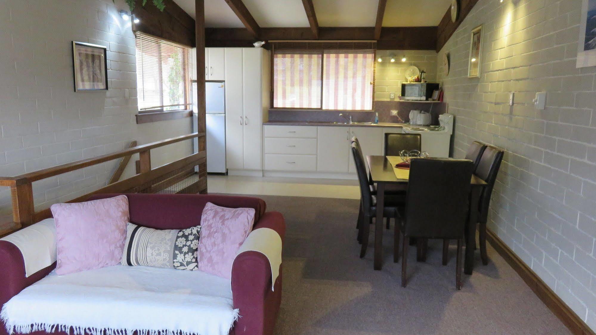 Alpenhorn Holiday Units Mount Beauty Bagian luar foto